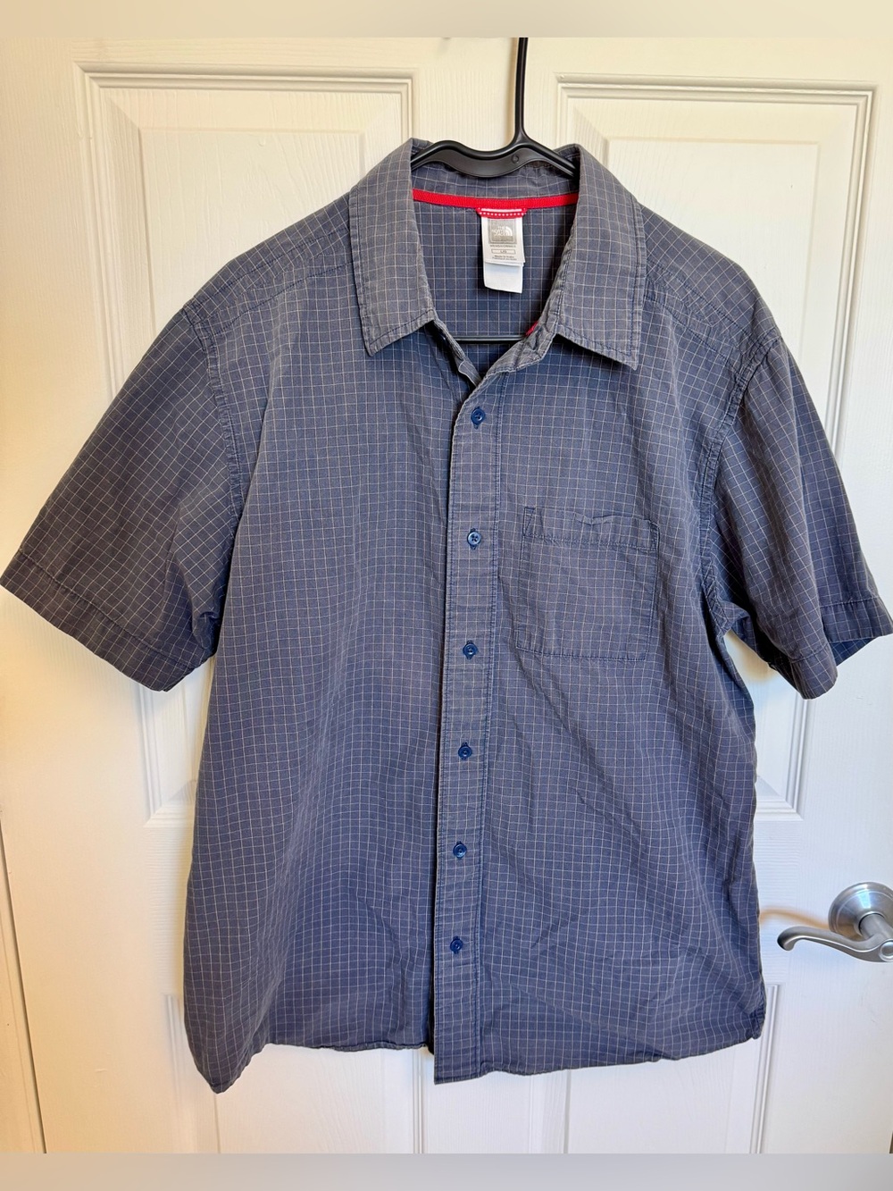The North Face Men's Cotton Short-Sleeve Pocket Button-Down Shirt in Navy Grid